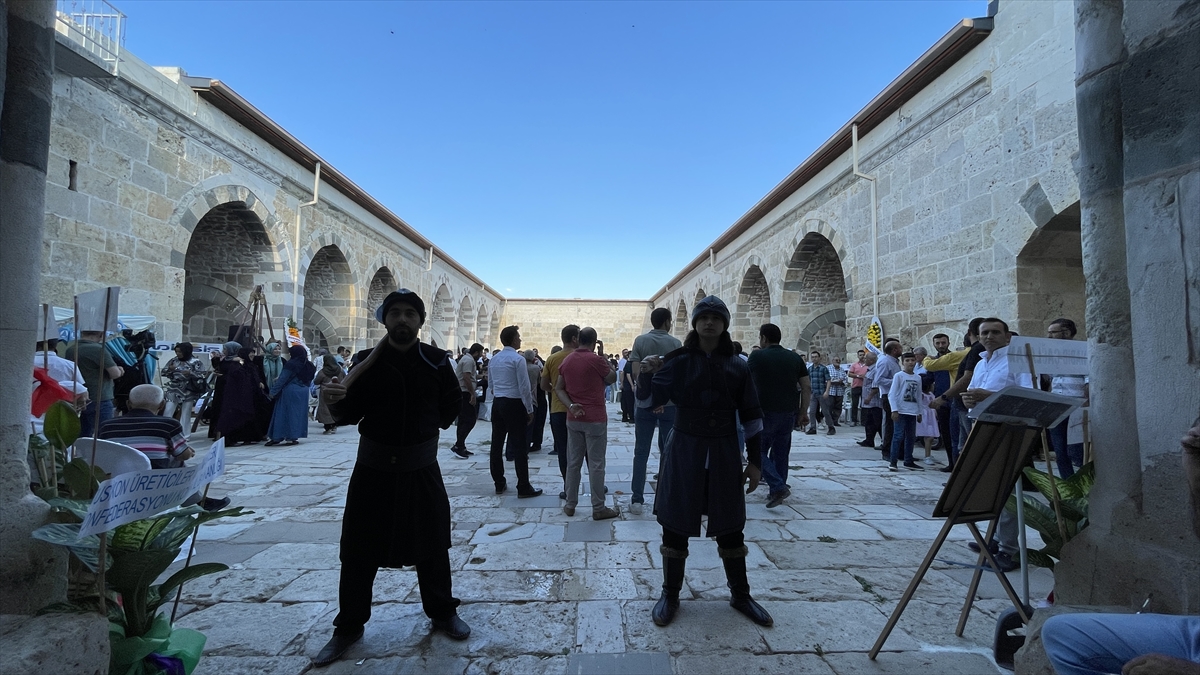 Zazadin Hanı'nda Yapılan Düğünler Selçuklu Dönemini Yaşatıyor