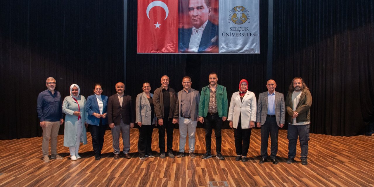 Selçuk’ta ‘Maviydi Bisikletim’ tiyatro oyunu sahnelendi