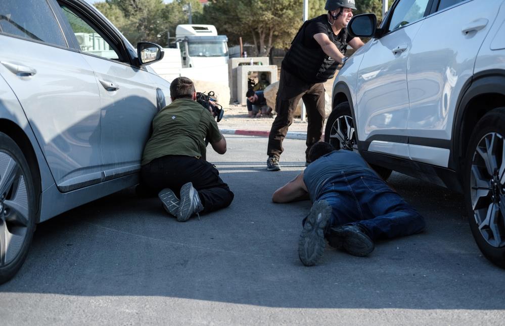 Türk gazeteciler İsrail'de zor anlar yaşadı