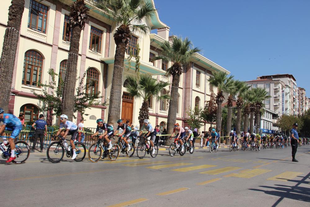 Cumhurbaşkanlığı Bisiklet Turu Manisa ayağı geçildi