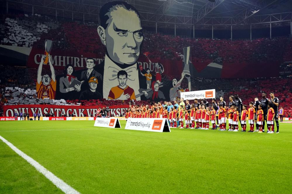 Tam 50 bin 429 taraftar derbi heyecanına tanıklık etti