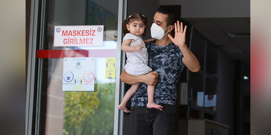 Aynı yaştaki adaşının kalbi nakledilen İzmirli Asel taburcu edildi