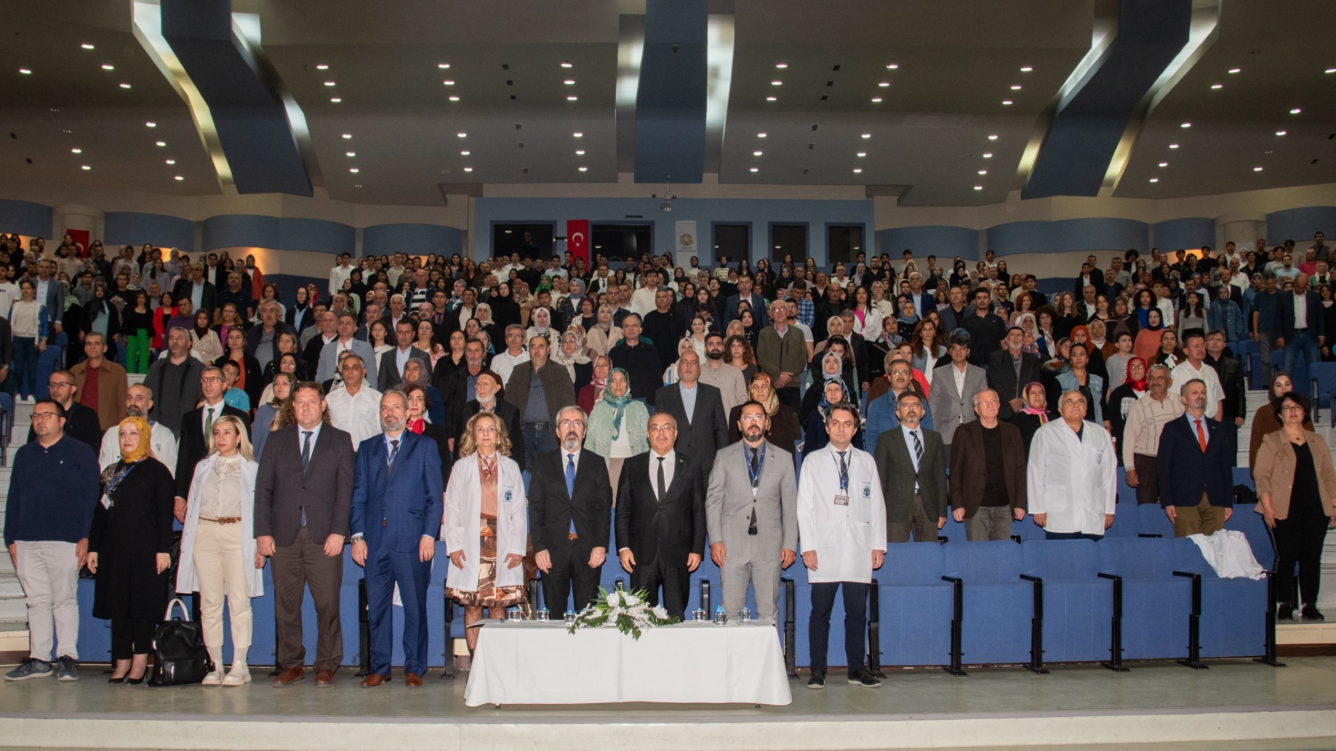 Geleceğin hekimleri, mesleğe ilk adımlarını attı