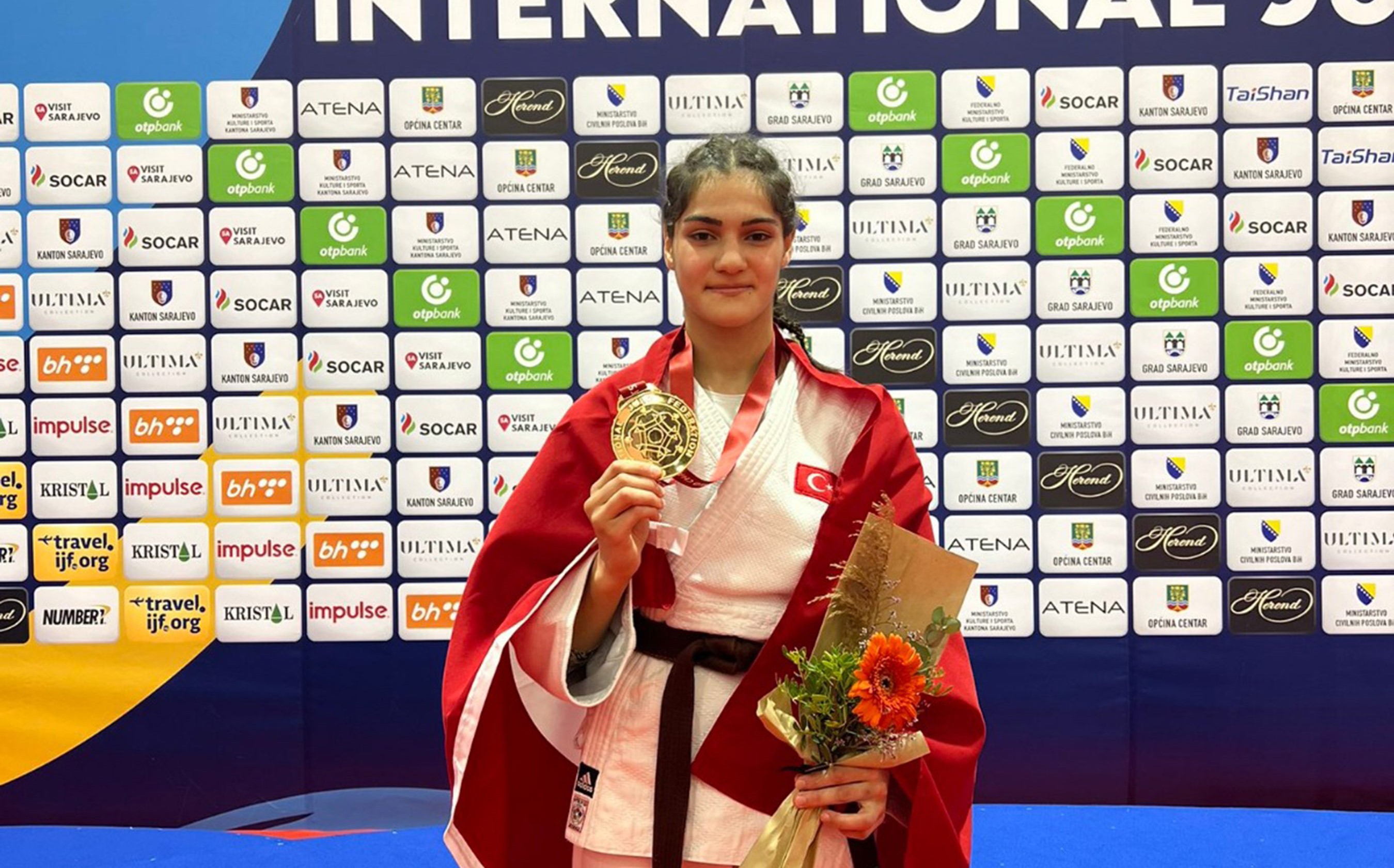 Dünya Şampiyonu Sinem Oruç Gururumuz Oldu