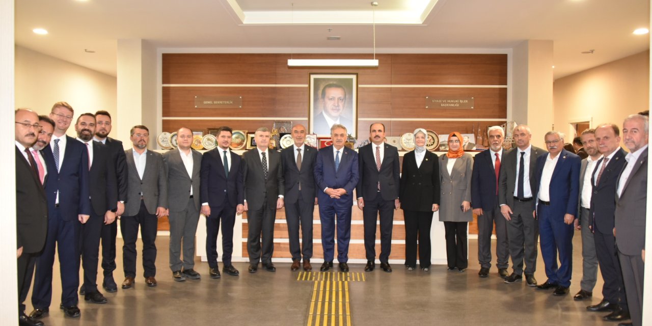 Başkan Altay, Milletvekilleri ve Ak Parti İl Yönetiminden Genel Başkan Yardımcılarını ziyaret