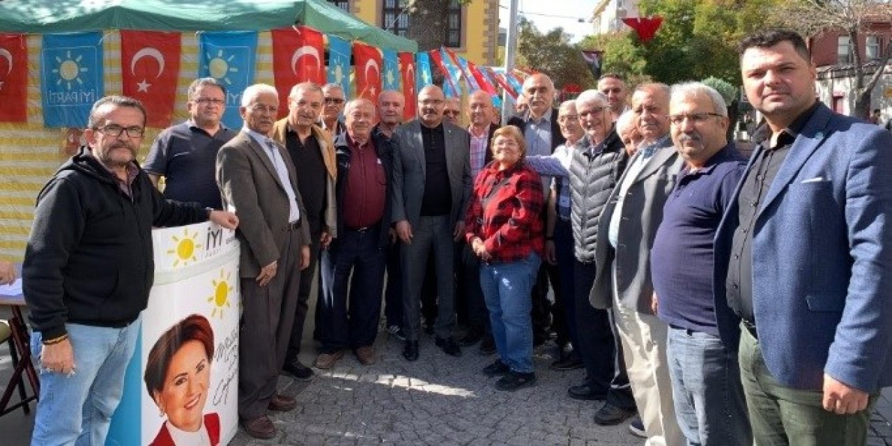 Konya İYİ Parti Emekliler İçin İmza Kampanyası Düzenledi