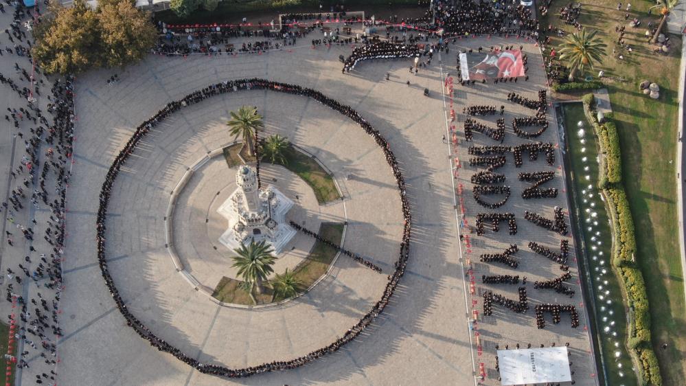 İzmir'de kareografi: "7'den 77’ye izindeyiz"