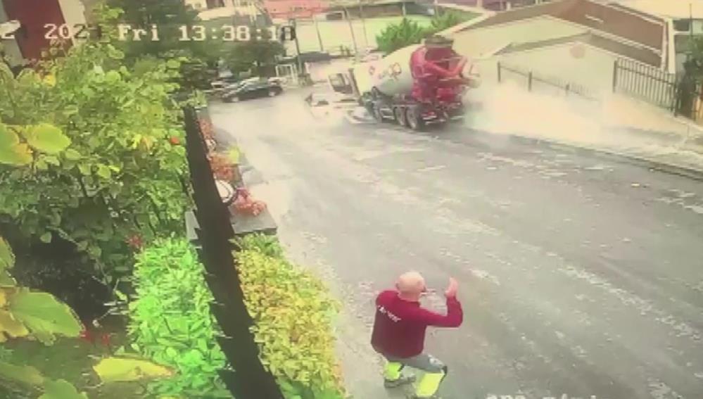 Freni patlayan beton mikseri 7 aracı ezdi