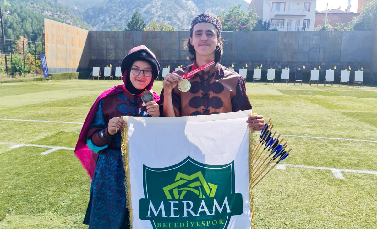 Meram Belediyesporlu Emirhan Okçulukta Türkiye Rekoru Kırarak, Altın Madalyaya Uzandı