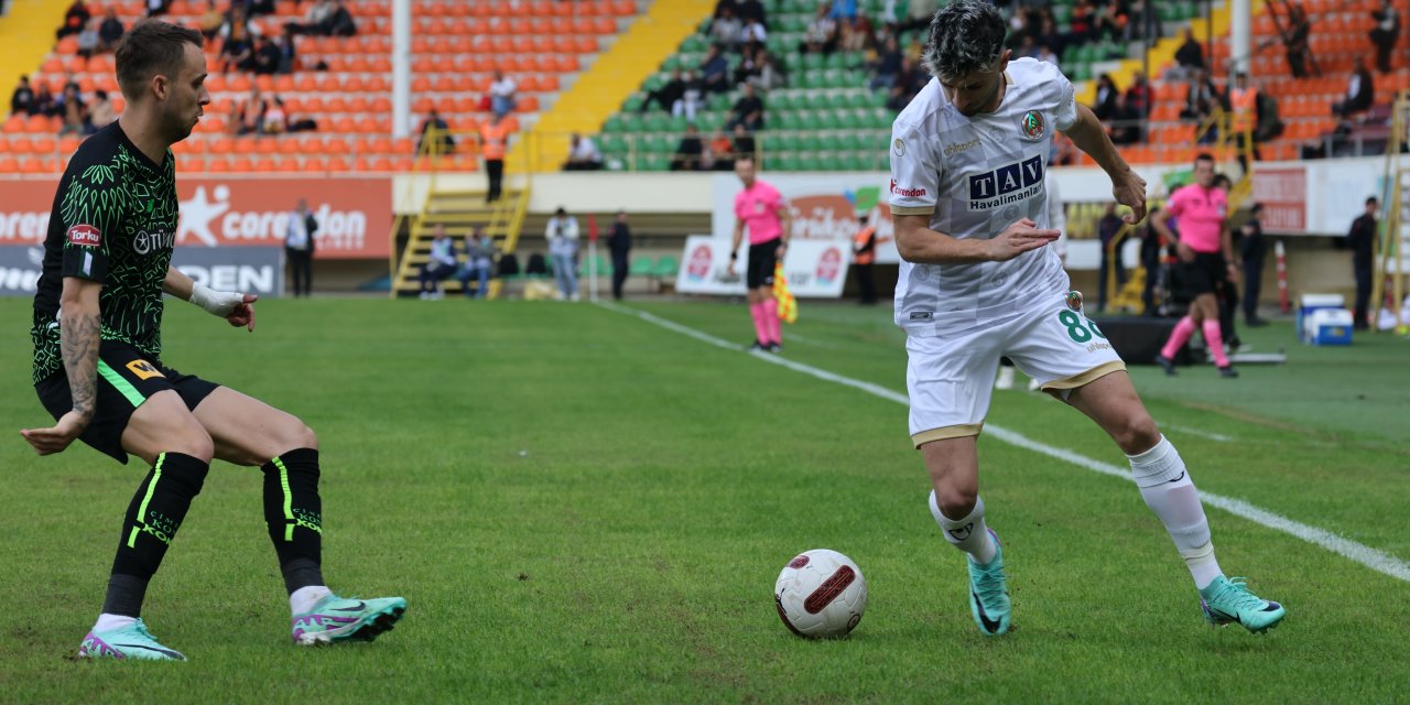 Konyaspor deplasmandan berabere döndü! Alanyaspor: 2 - Konyaspor: 2