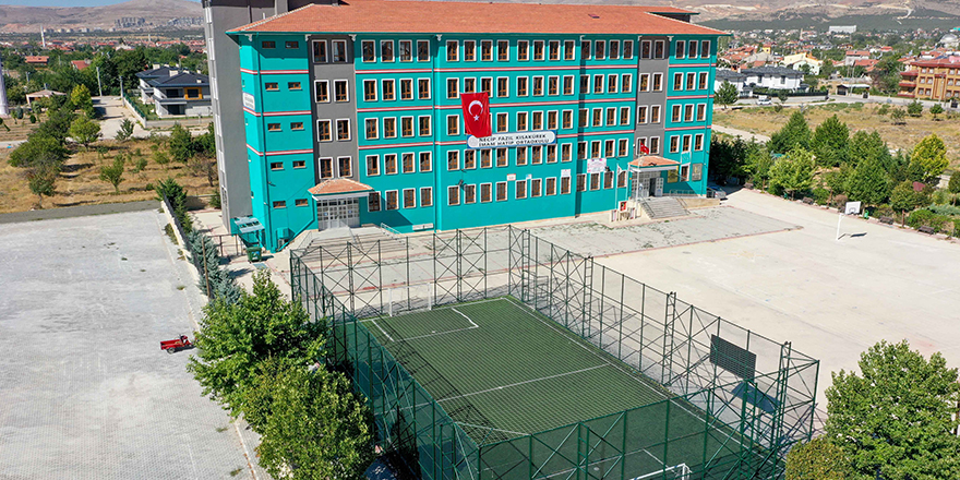 MERAM BELEDİYESİ İLÇE GENELİNDEKİ OKULLARI YENİ EĞİTİM YILI İÇİN HAZIRLIYOR