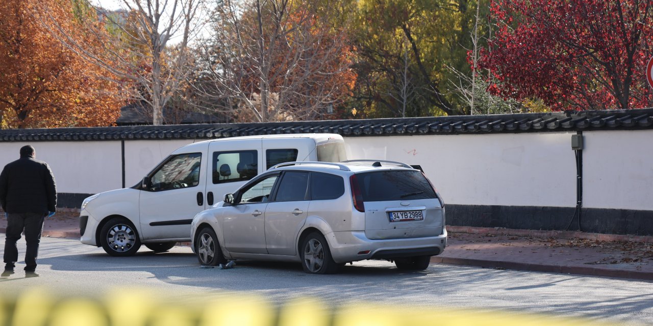 Kovalamacada ateş açılarak durdurulan araç polisi alarma geçirdi