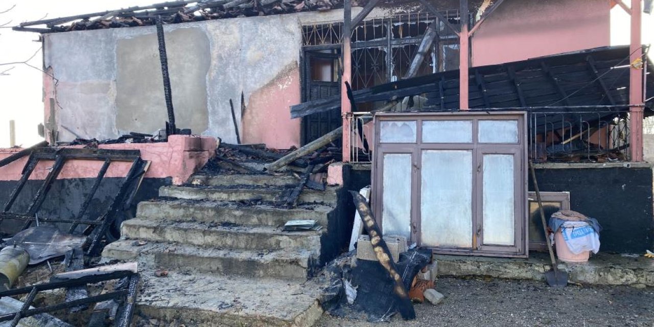 Konya'da müstakil ev yangında kullanılamaz hale geldi