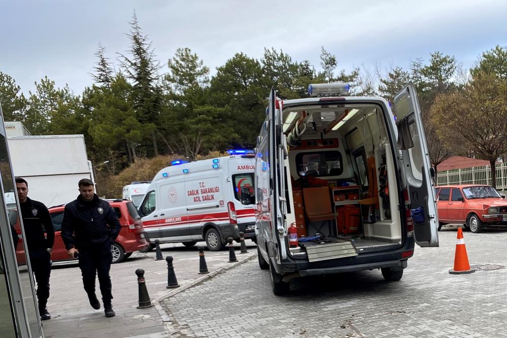 Konya'da işçinin üzerine demir kapı devrildi!