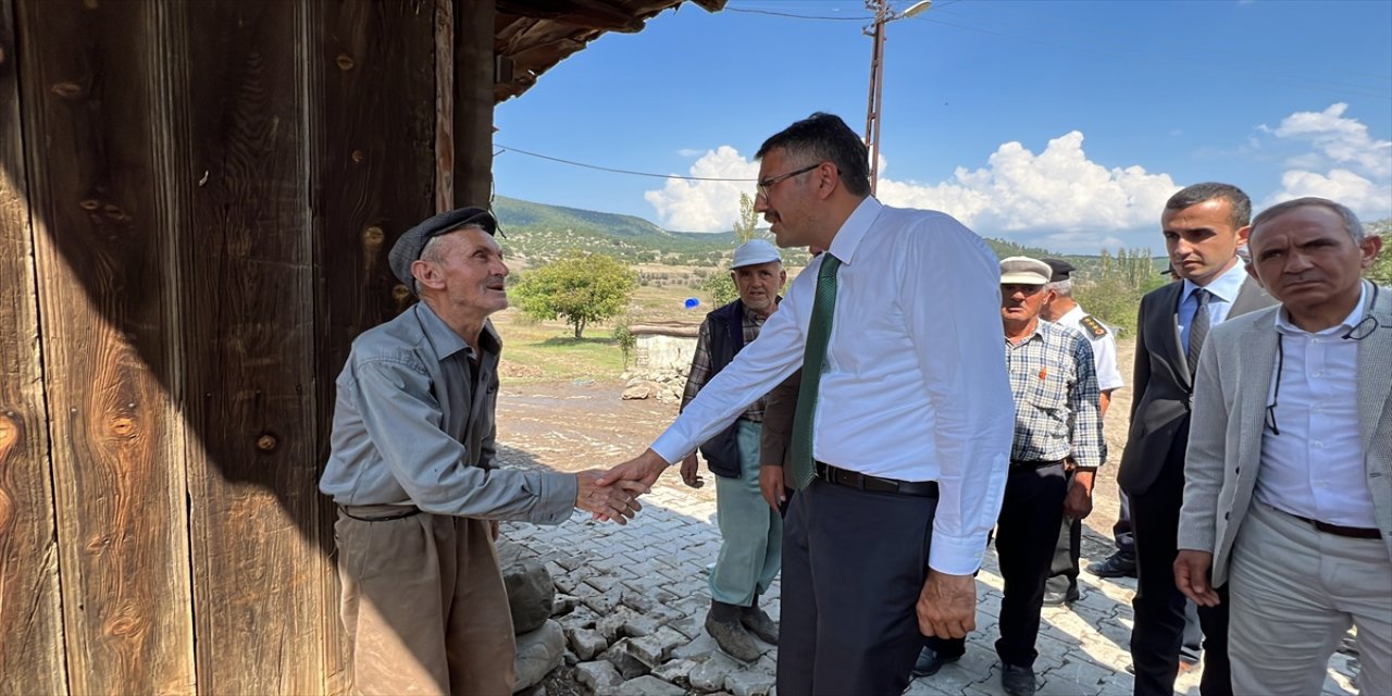 Kütahya'da selden etkilenen köylerde vatandaşların zararı karşılanacak