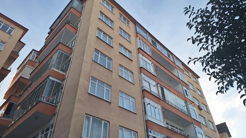 Engelli kızını öldürüp intihar etti!