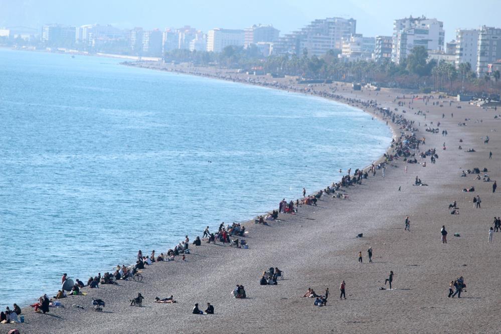 Türkiye'deki dünyaca ünlü sahilde yılın son yoğunluğu!