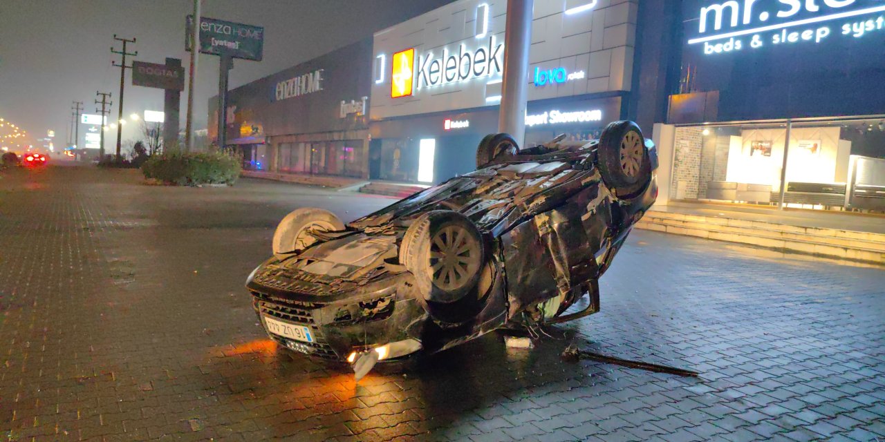 Babasından izinsiz aldığı aracı hurdaya çevirdi: 3 yaralı