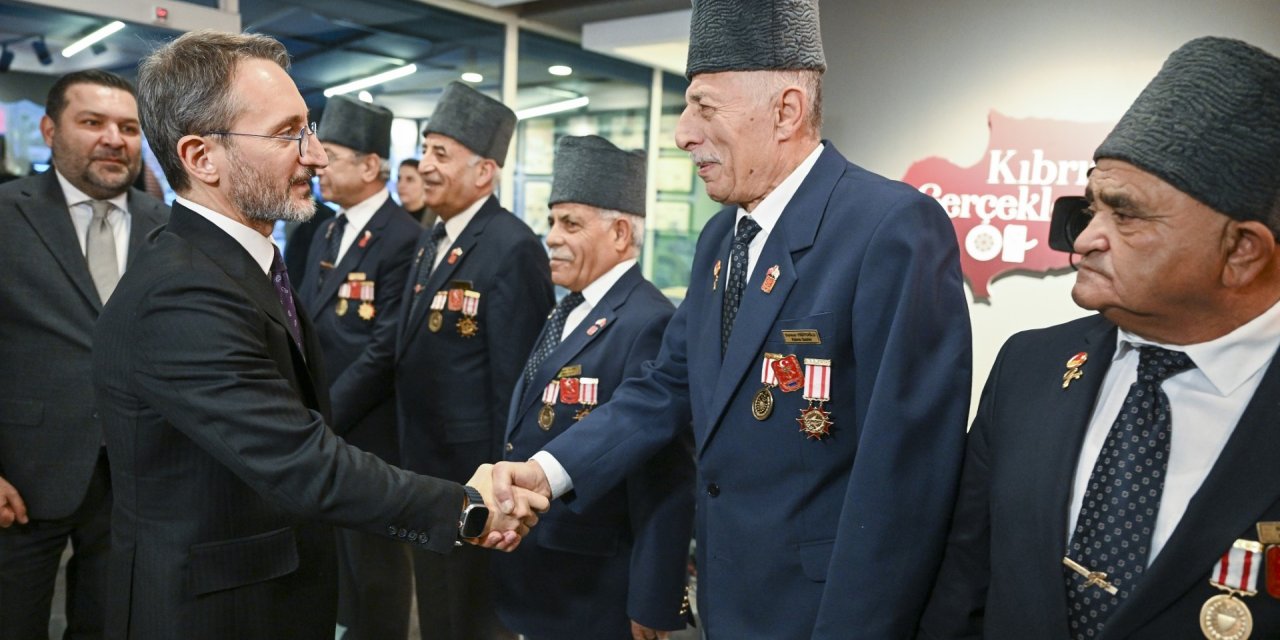 İletişim Başkanı Altun, “Kıbrıs Gerçekleri” sergisini ziyaret etti