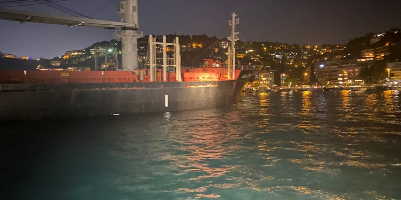 İstanbul Boğazı'nda gemi trafiği askıya alındı