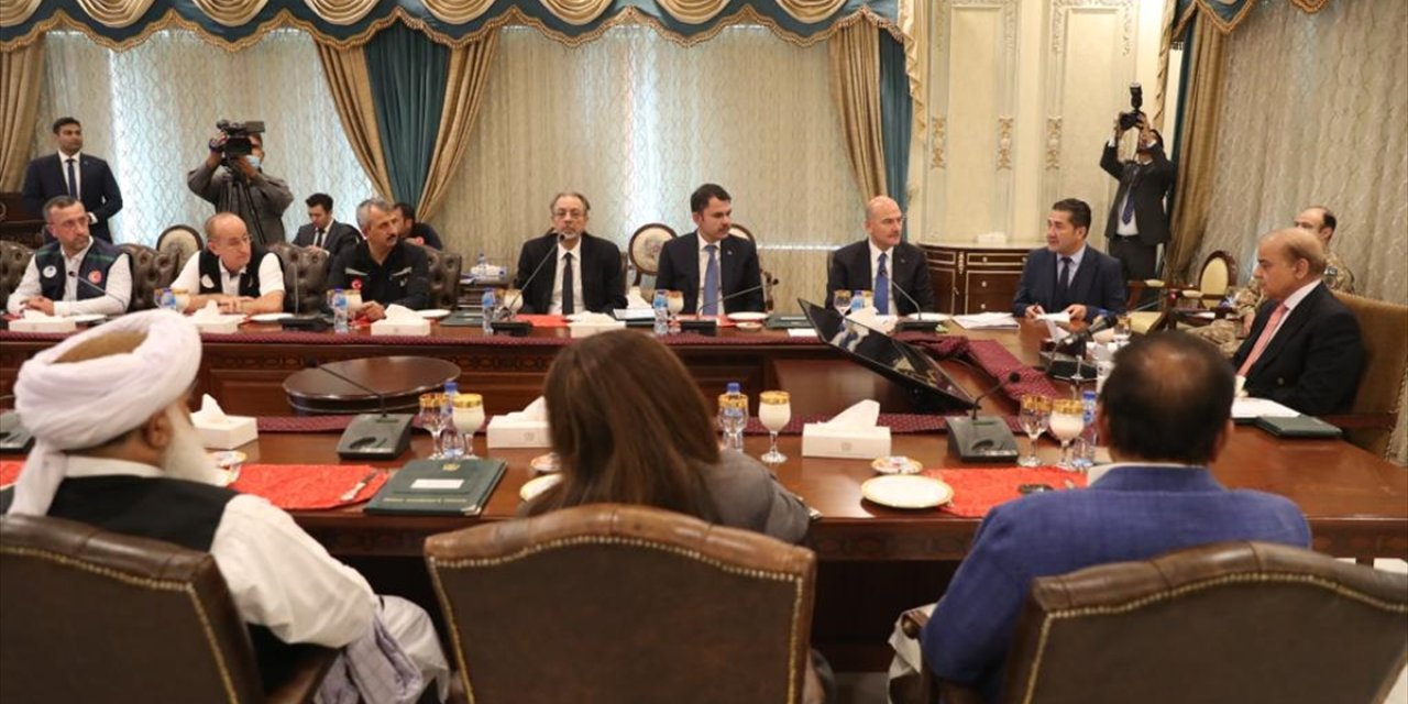 Pakistan Başbakanı Şahbaz Şerif, Bakanlar Soylu ve Kurum’u kabul etti