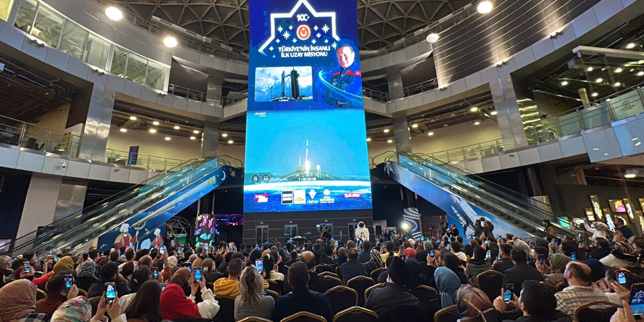 Türkiye'nin İnsanlı İlk Uzay Yolculuğu Konya Bilim Merkezi’nde Heyecanla Takip Edildi