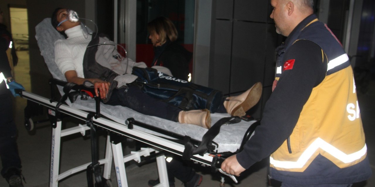 Genç kızların kavgası kanlı bitti: 1 yaralı