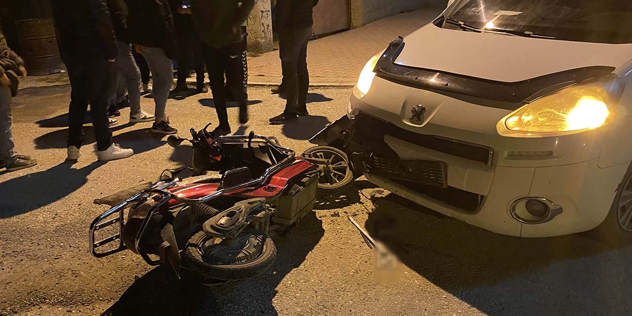 Konya'da hafif ticari araçla elektrikli bisiklet çarpıştı!