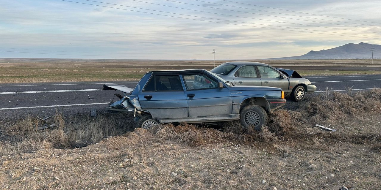 Konya'da otomobil aynı yöndeki araca arkadan çarptı: 1 ölü, 1 yaralı