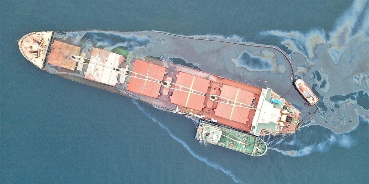 Cebelitarık Boğazı'nda bekletilen gemideki mazot boşaltıldı