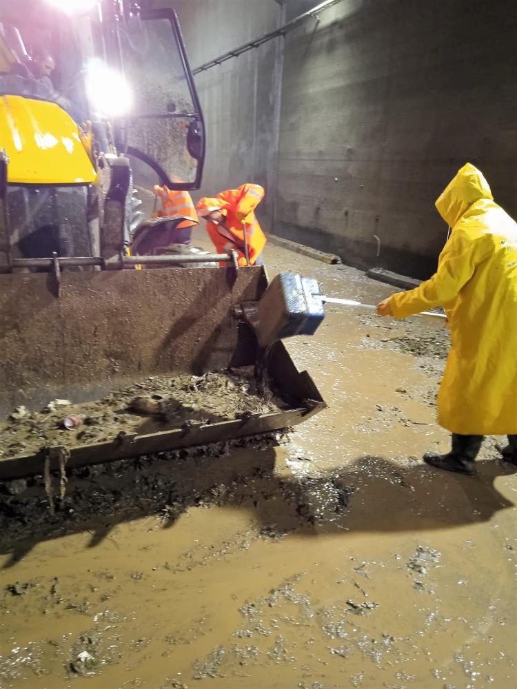 Antalya'da selin ardından yaralar sarılıyor