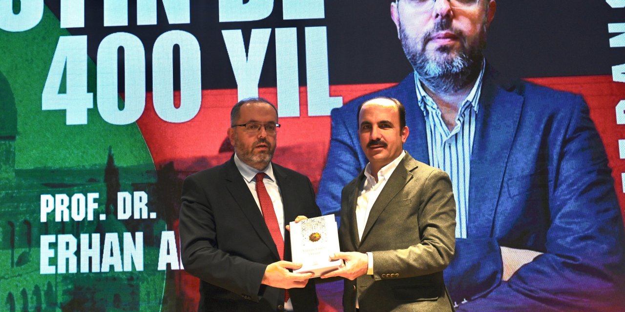 Başkan Altay’da katıldı!  Prof. Dr. Afyoncu “Filistin’de 400 Yıl” konulu konferansta gençlerle buluştu