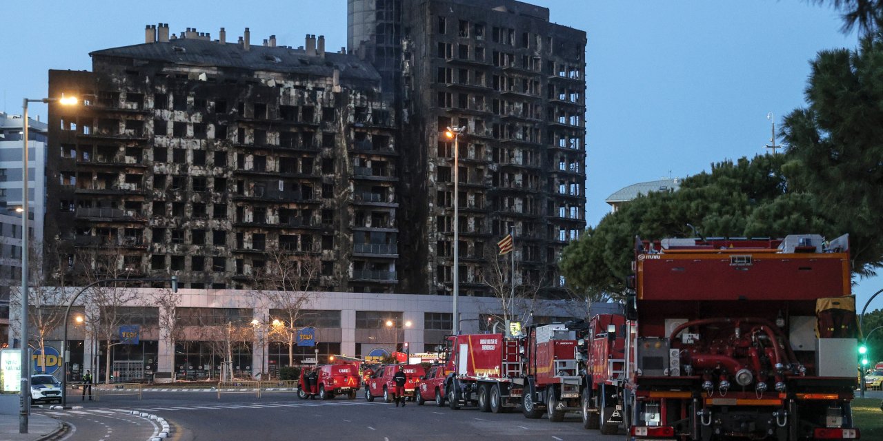 İspanya’da 14 katlı binada ölenlerin sayısı 9’a yükseldi