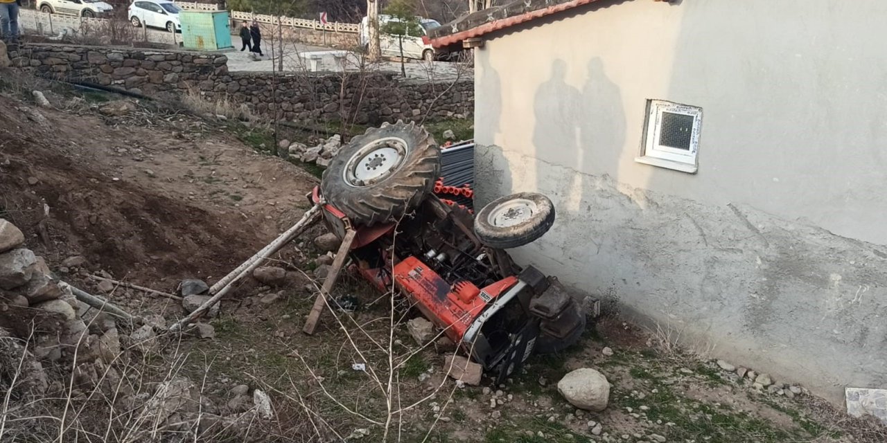 Şarampole devrilen traktörün sürücüsü hayatını kaybetti