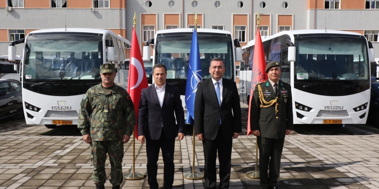 Türkiye, Arnavutluk Silahlı Kuvvetlerine 40 araç bağışladı