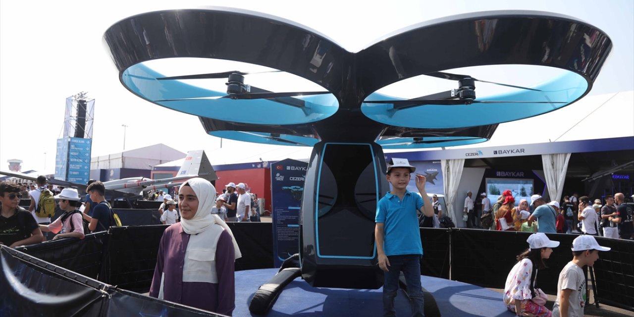 Türkiye'nin ilk uçan arabası Cezeri TEKNOFEST KARADENİZ'de ilgi görüyor