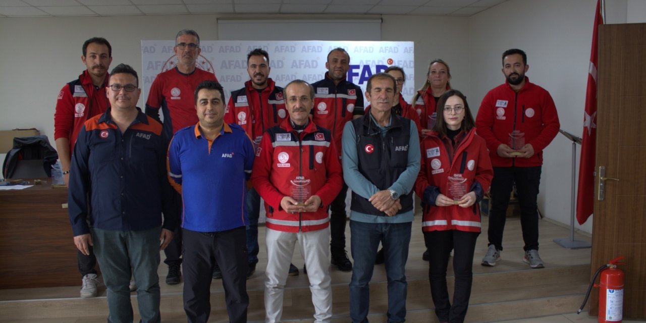 Konya ekibine o alanda yaptıkları için teşekkür plaketi verdiler!