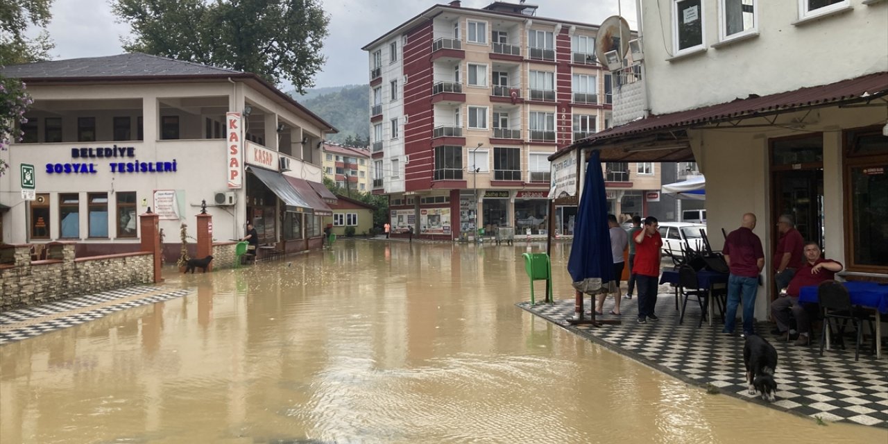Bartın'da sağanak etkili oluyor