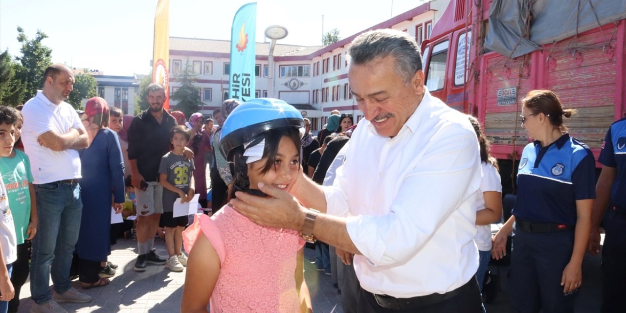 Seydişehir'de "Güle Oynaya Camiye Gel Projesinde" çocuklar bisikletlerine kavuştu