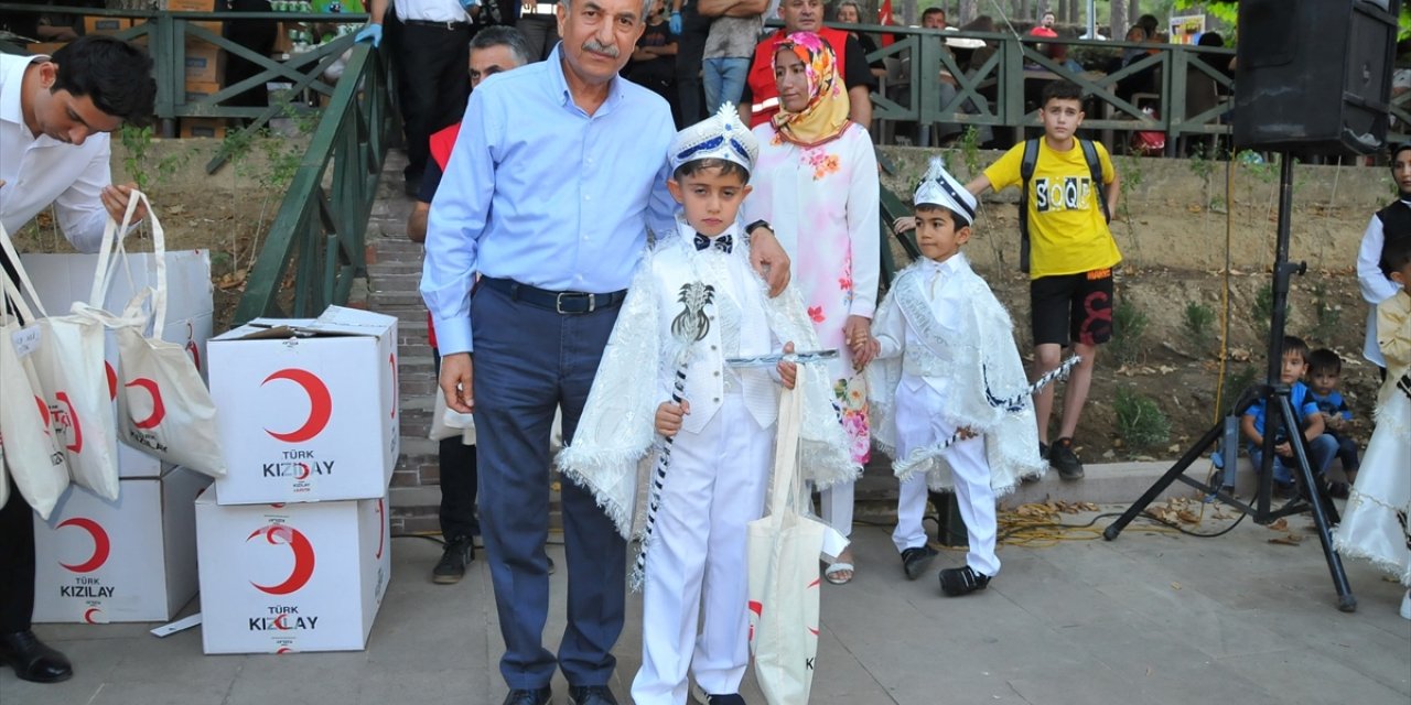 Akşehir'de 17. Geleneksel Sünnet Şöleni yapıldı