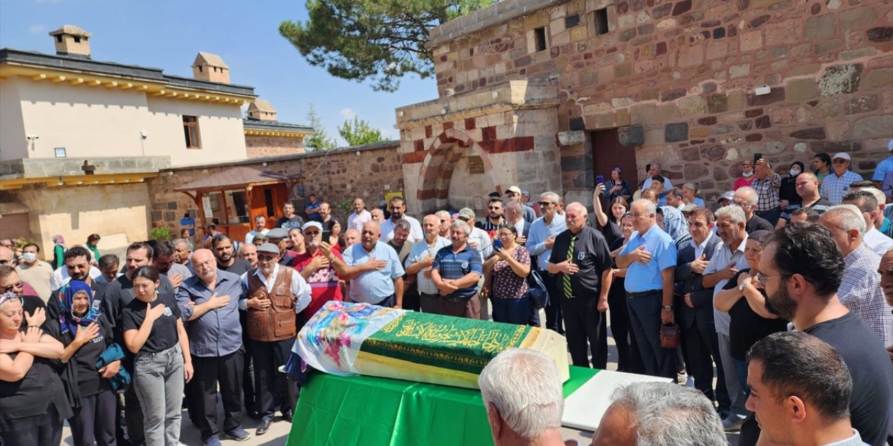 Hacı Bektaş Veli Dergah Vakfı Genel Başkanı Ulusoy'un vefat eden annesinin cenazesi defnedildi