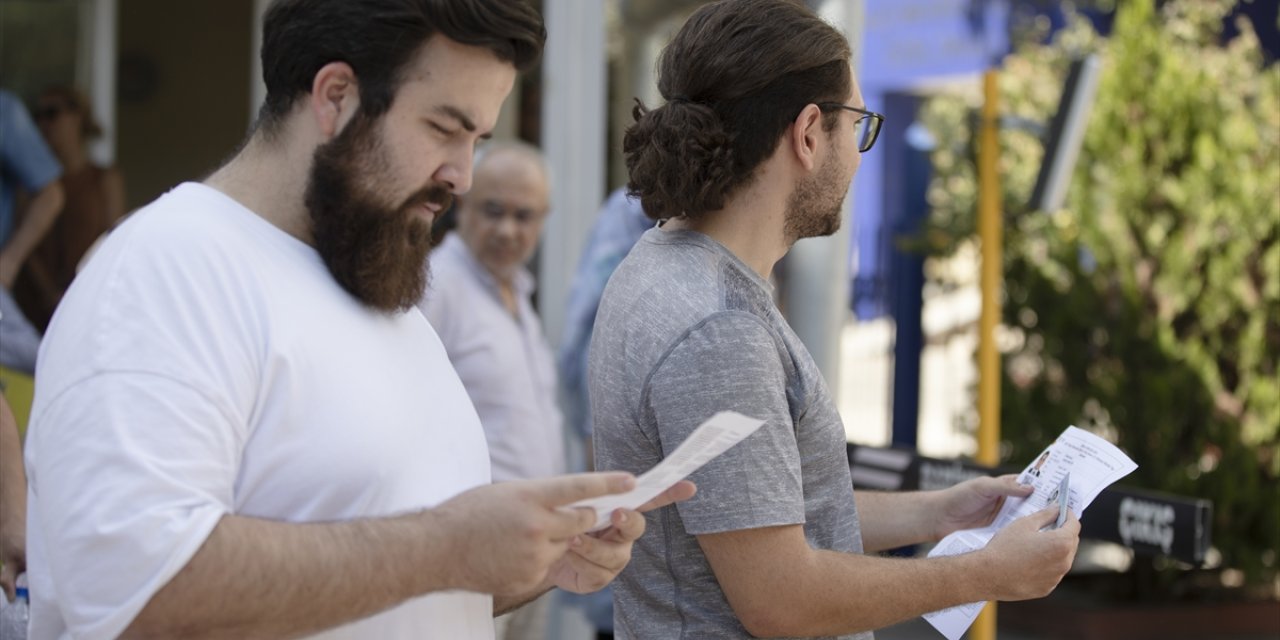 TUS ve STS-Tıp Doktorluğu sınavları yapıldı