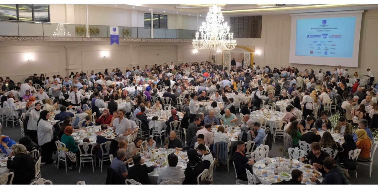 2 bin 200 mühendis ve yakını birlikte iftar etti! İnşaat Mühendisleri iftarda buluştu