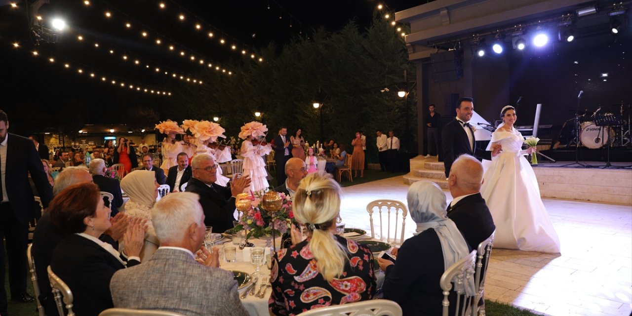 İYİ Parti Genel Başkanı Akşener nikah şahidi oldu