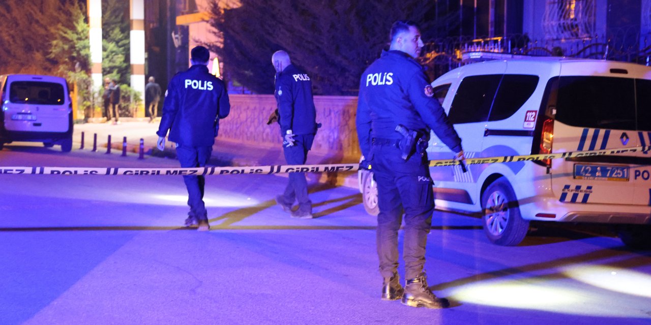 Konya'da hareketli dakikalar: Husumetlilerini yaralayıp polise ateş açıp kaçtılar