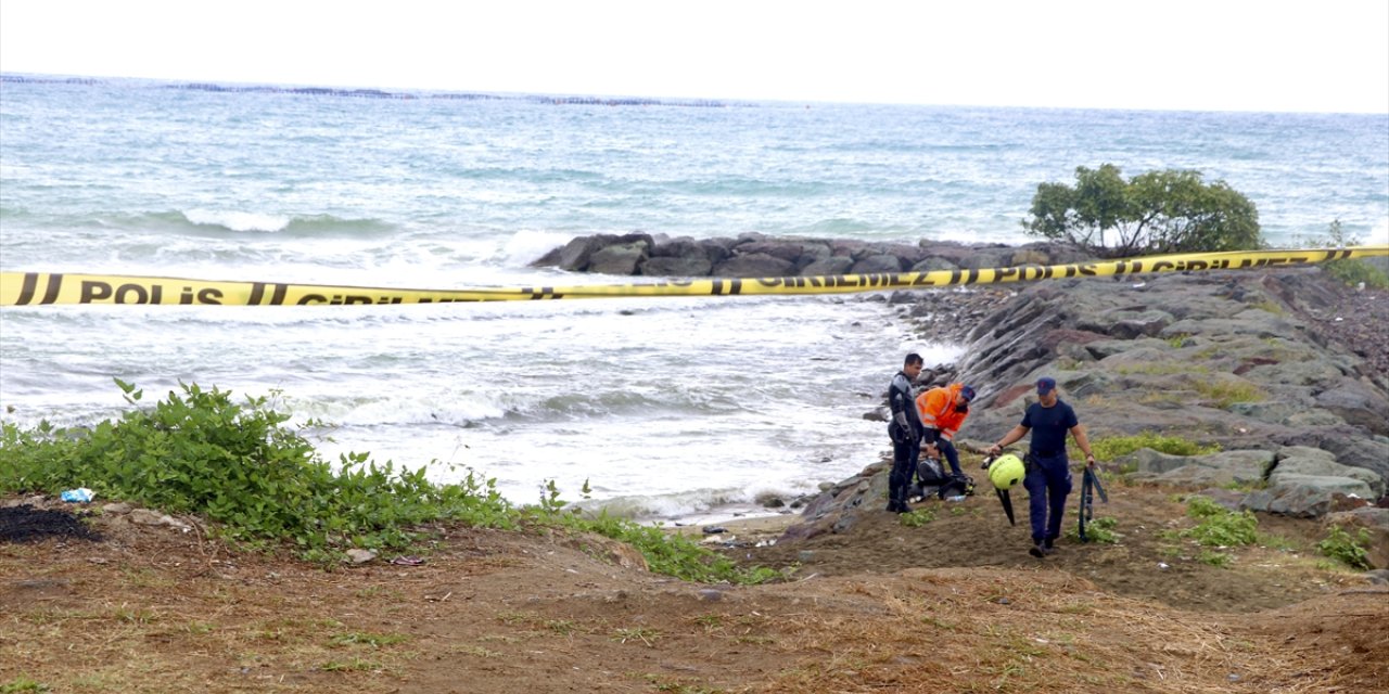 Trabzon'da denizde kaybolan genci arama çalışmaları sürüyor