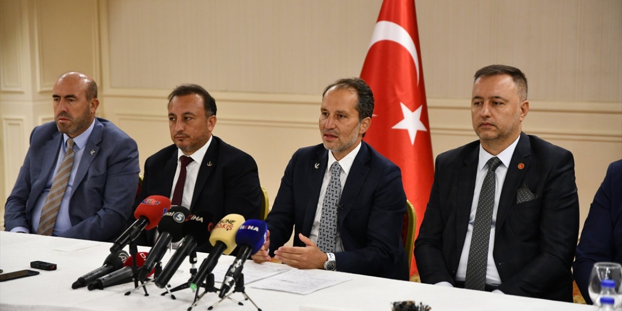 Yeniden Refah Partisi Genel Başkanı Erbakan, Gaziantep'te basın mensupları ile buluştu: