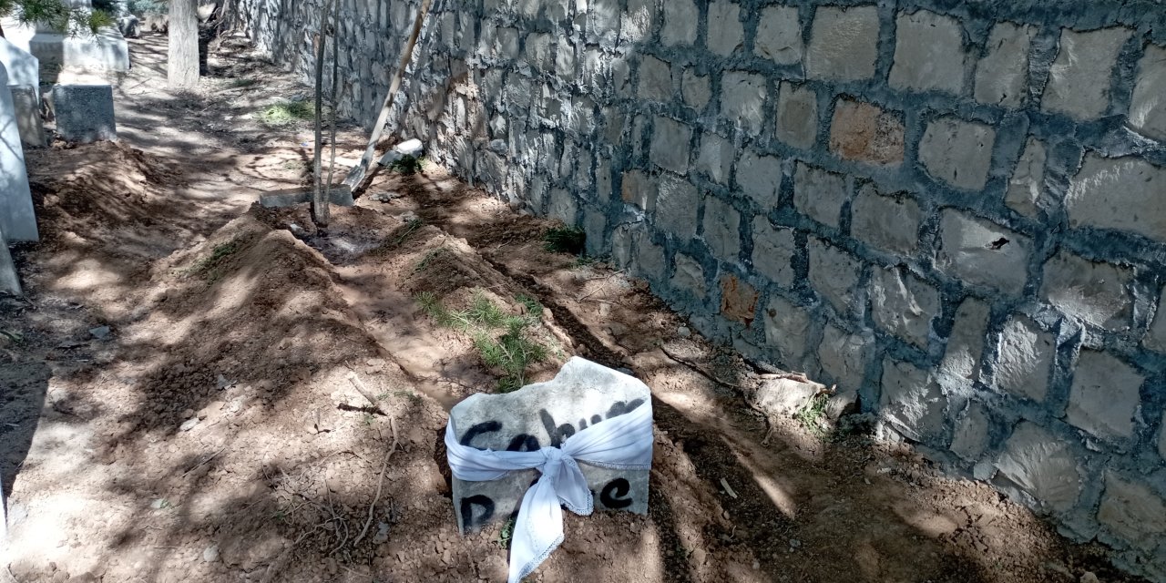 Torunu tarafından öldürülen anneanne toprağa verildi