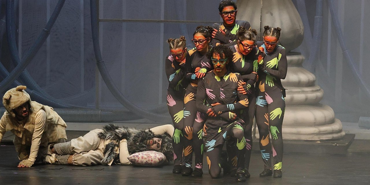 Konya Şehir Tiyatrosu yeni oyunları ile yine sahnede! Çok beğenildi