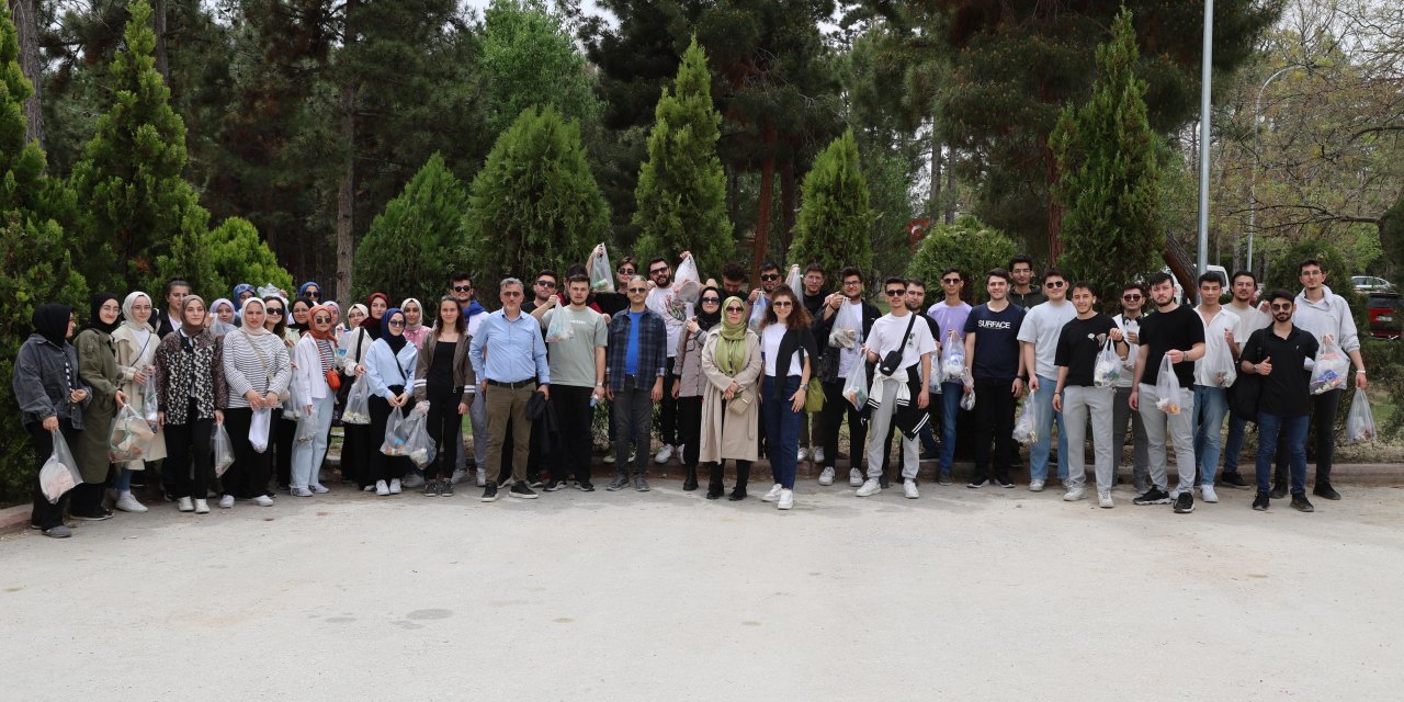 Farkındalık oluşturmak için hem temizlik hem doğa yürüyüşü yaptılar